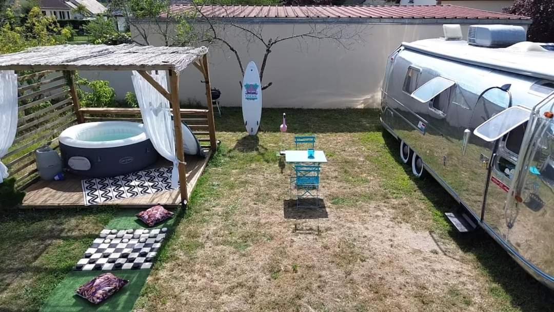 Vintage Camp Hotel Chabris Kültér fotó