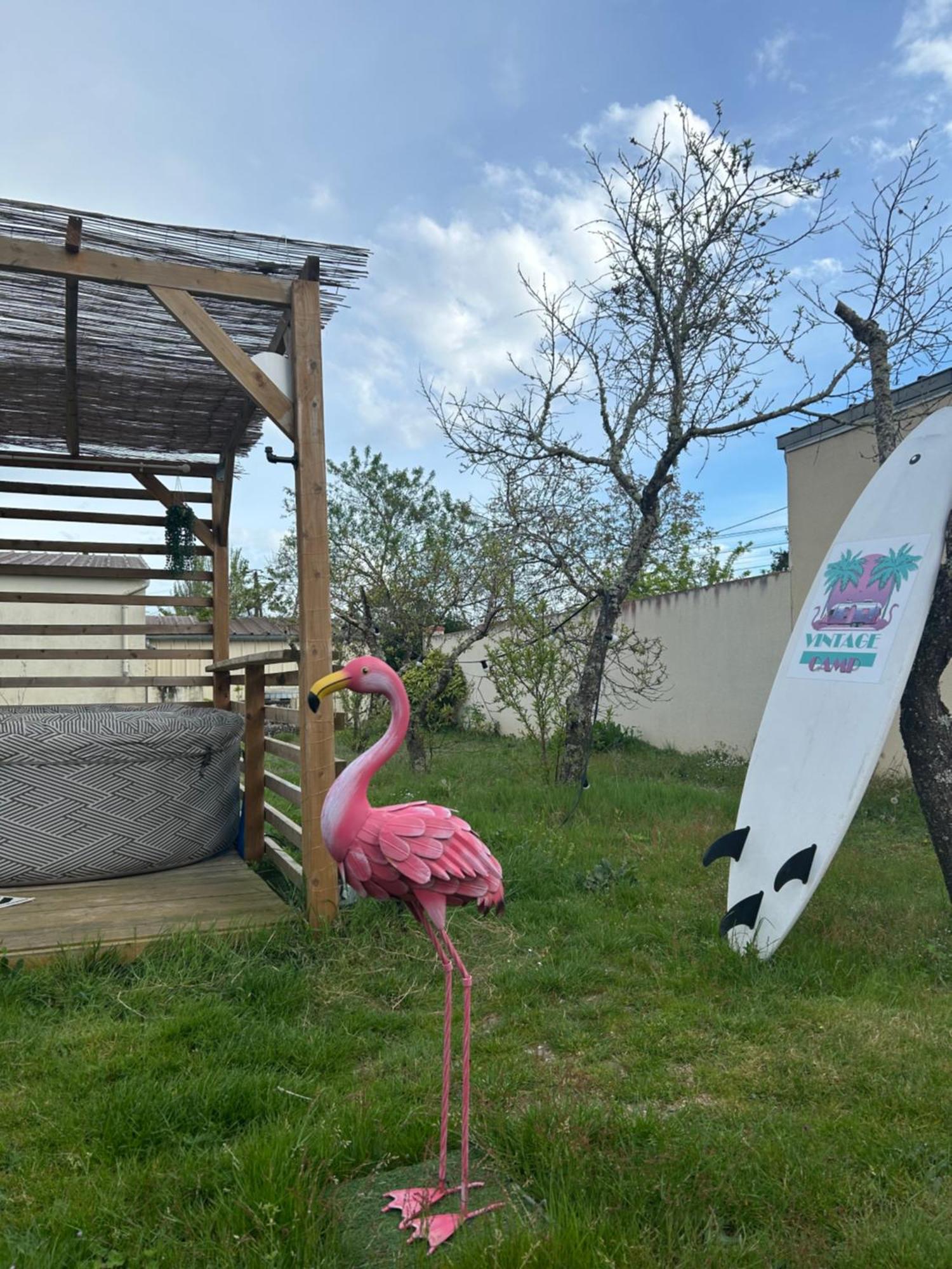 Vintage Camp Hotel Chabris Kültér fotó