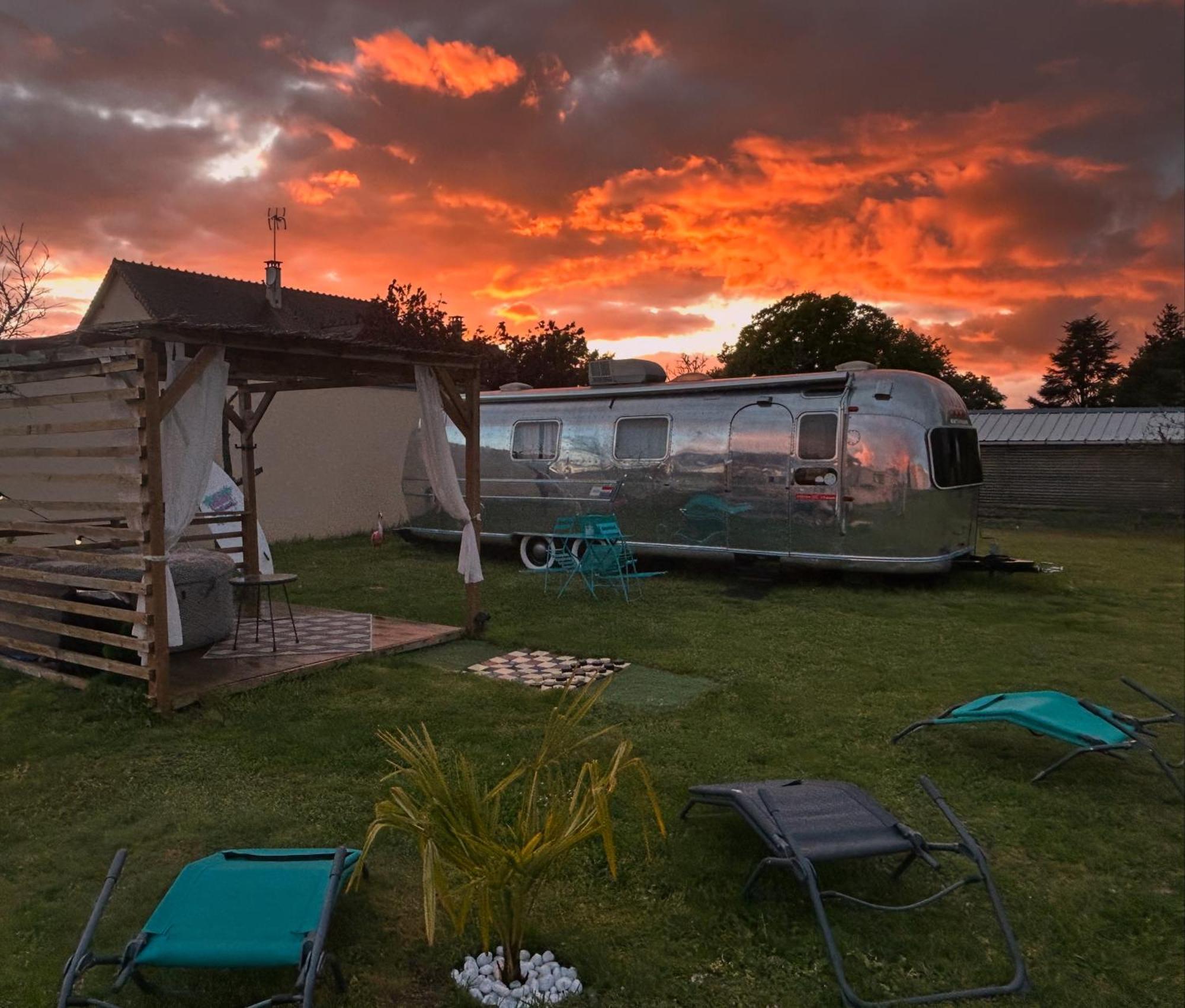 Vintage Camp Hotel Chabris Kültér fotó
